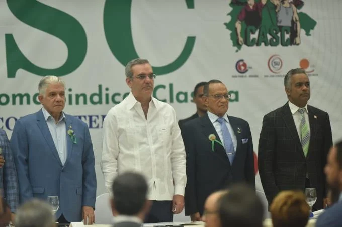 Presidente Luis Abinader busca acuerdo con sector empresarial para nuevo aumento de salarios