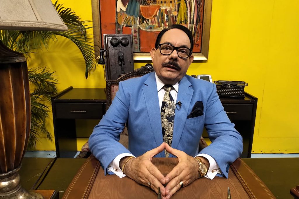 Lic Guillermo Gomez conversando con el Presidente 16 06 19