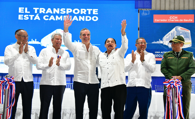 Abinader inaugura corredor y deja iniciados trabajos Malecón avenida España
